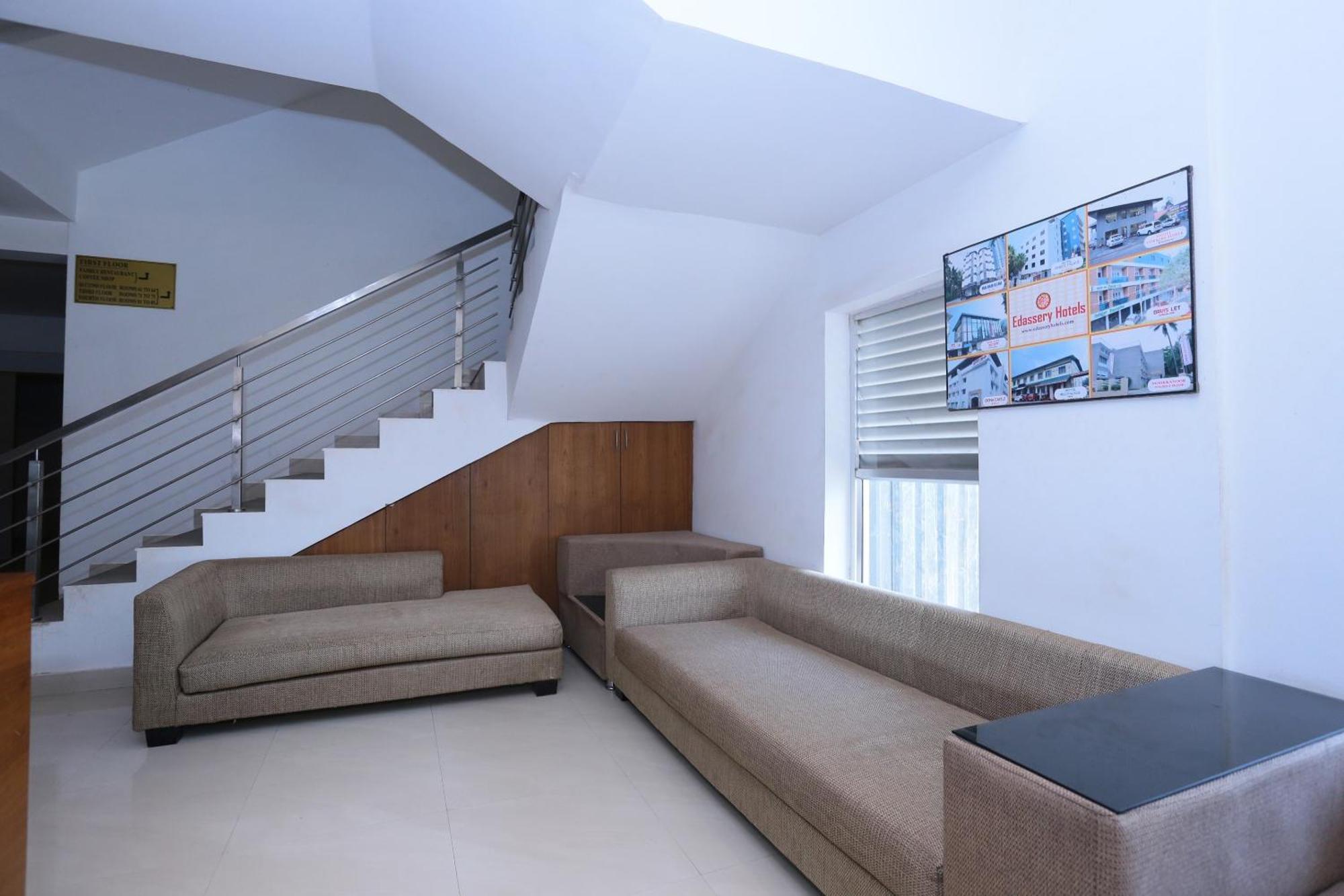 โอโย 16910 โฮเต็ล ปริ้นซ์ พาเลซ Hotel Thiruvananthapuram ภายนอก รูปภาพ