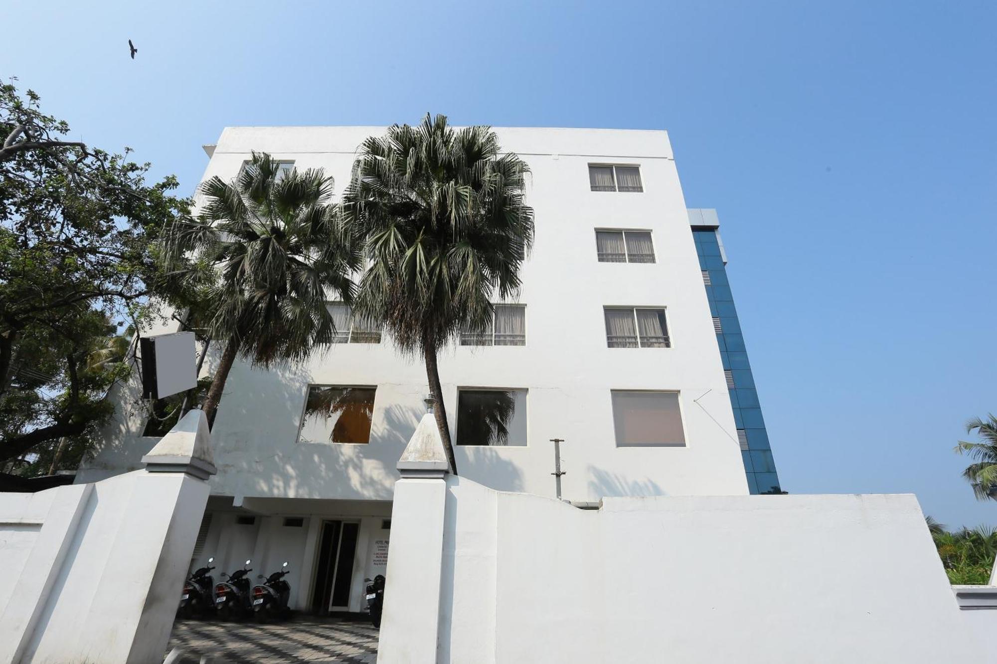 โอโย 16910 โฮเต็ล ปริ้นซ์ พาเลซ Hotel Thiruvananthapuram ภายนอก รูปภาพ