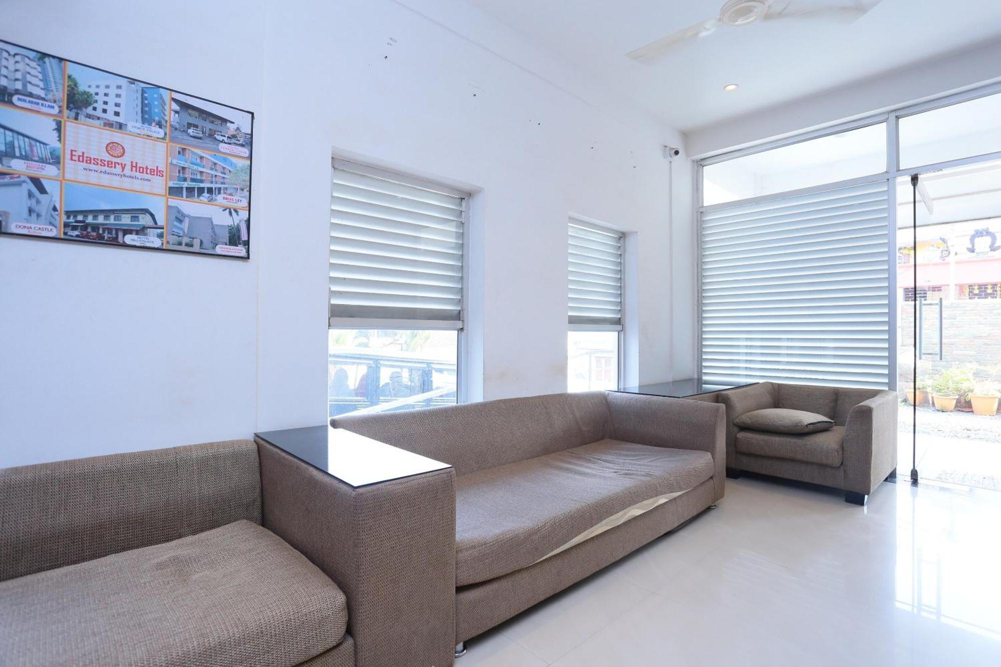 โอโย 16910 โฮเต็ล ปริ้นซ์ พาเลซ Hotel Thiruvananthapuram ภายนอก รูปภาพ